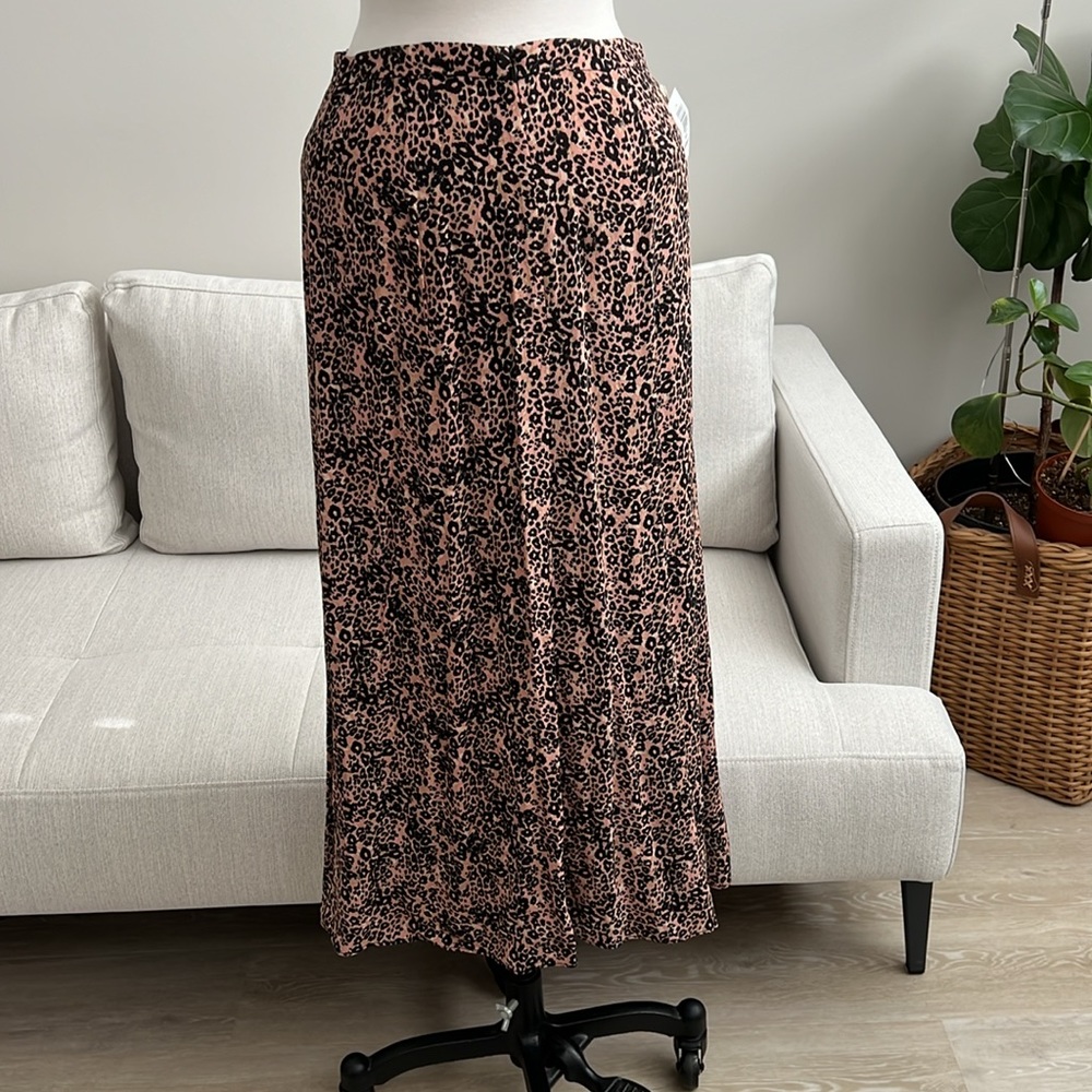 Aritzia Wilfred Penelope midi Almond and Black skirt, sz 4, with tags